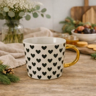 Porcelánový hrnek 310 ml - se srdíčky